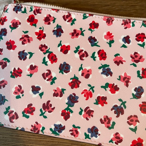 KATE SPADE-NWT Pink Leather Floral Wristlet - Picture 3 of 13